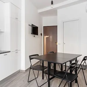 https://modern-and-new-flat-in-duomo-area.it-lombardy.com
